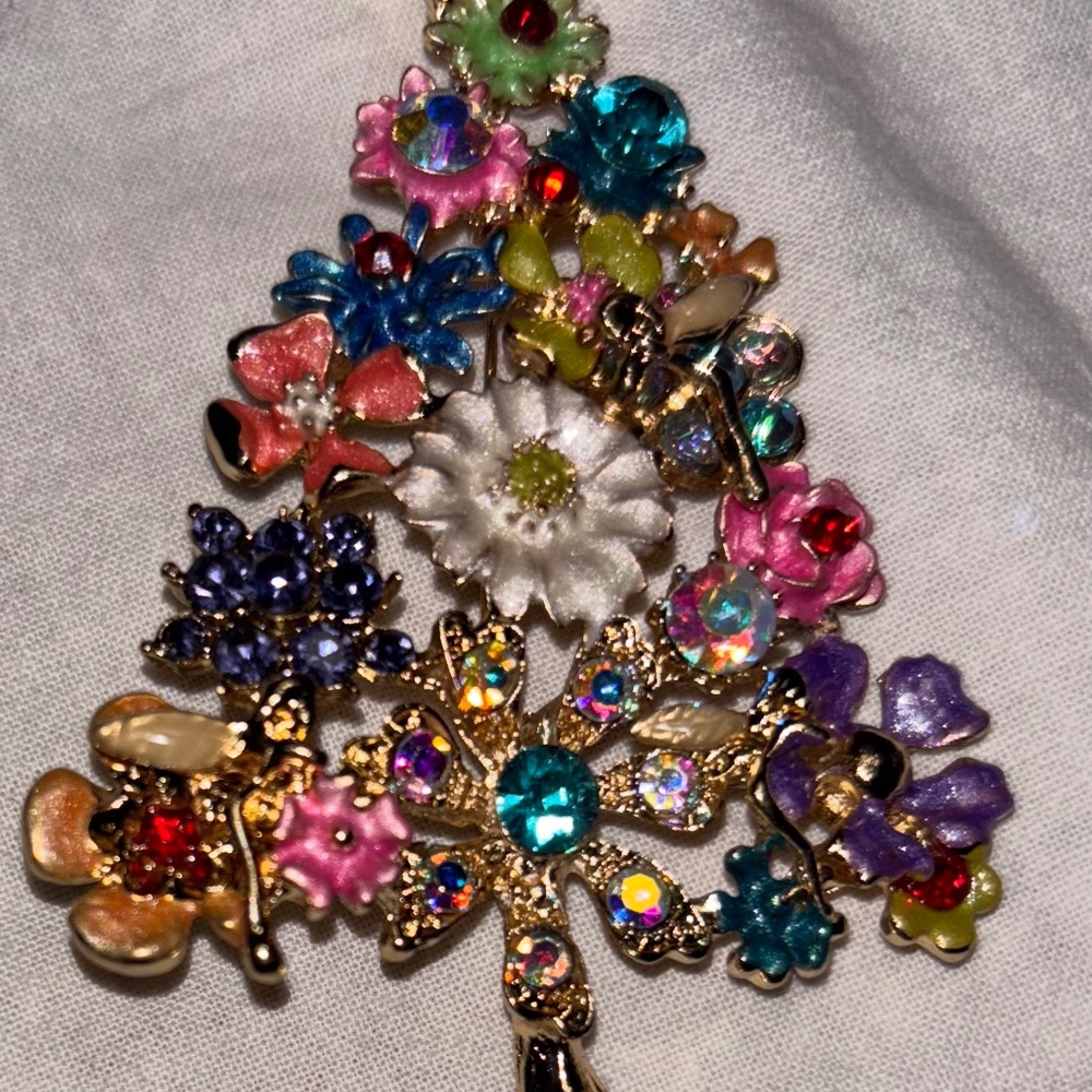 Brooch